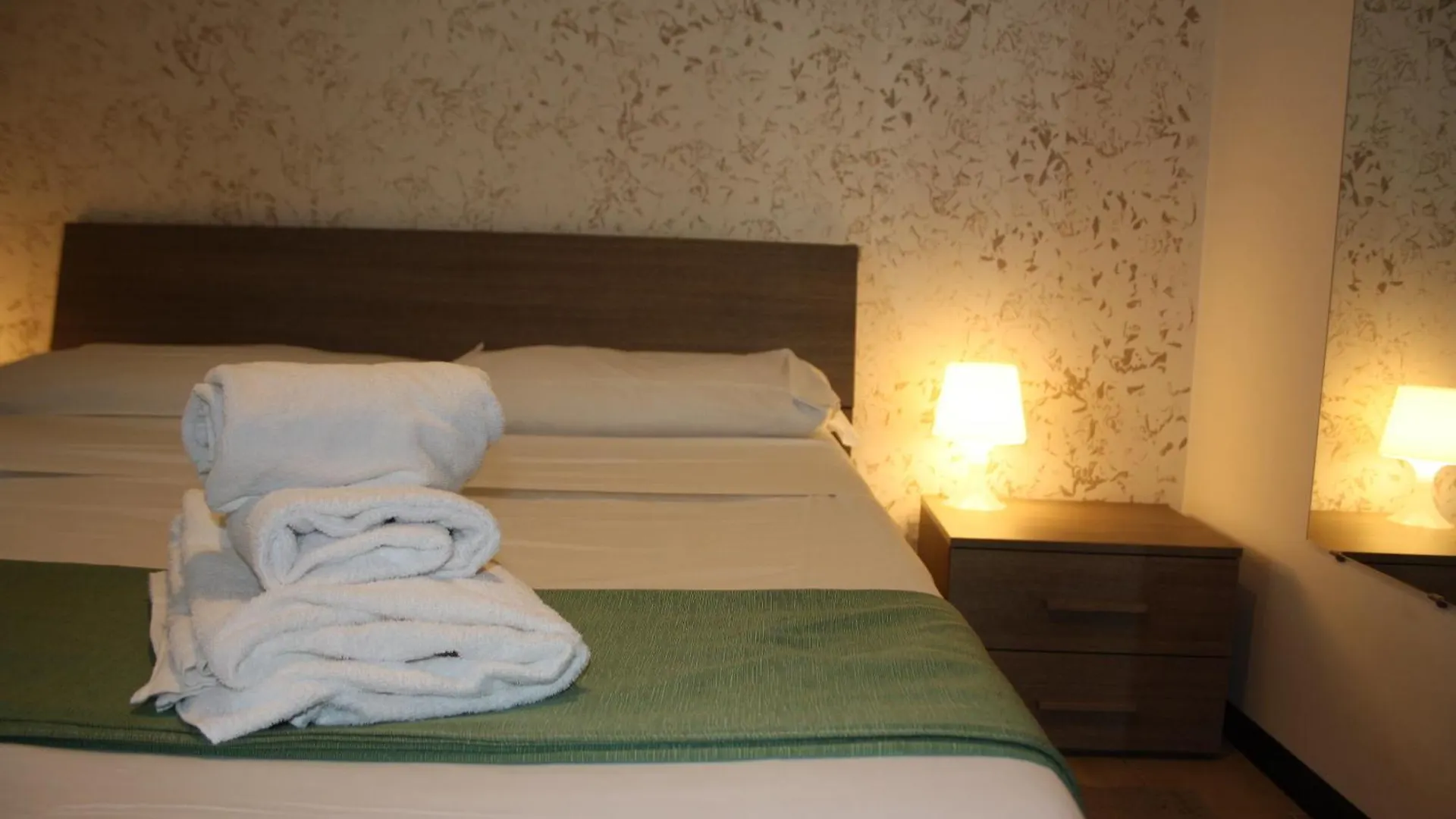 Apiro 11 Apartment Rome Italy