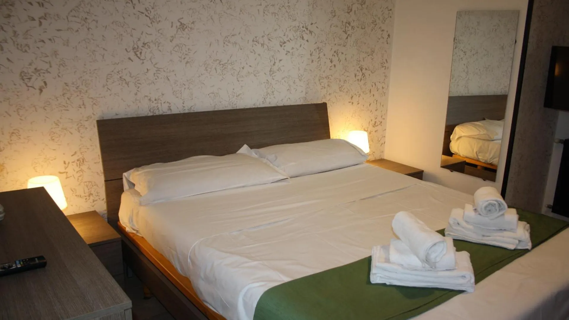 Apiro 11 Apartment Rome