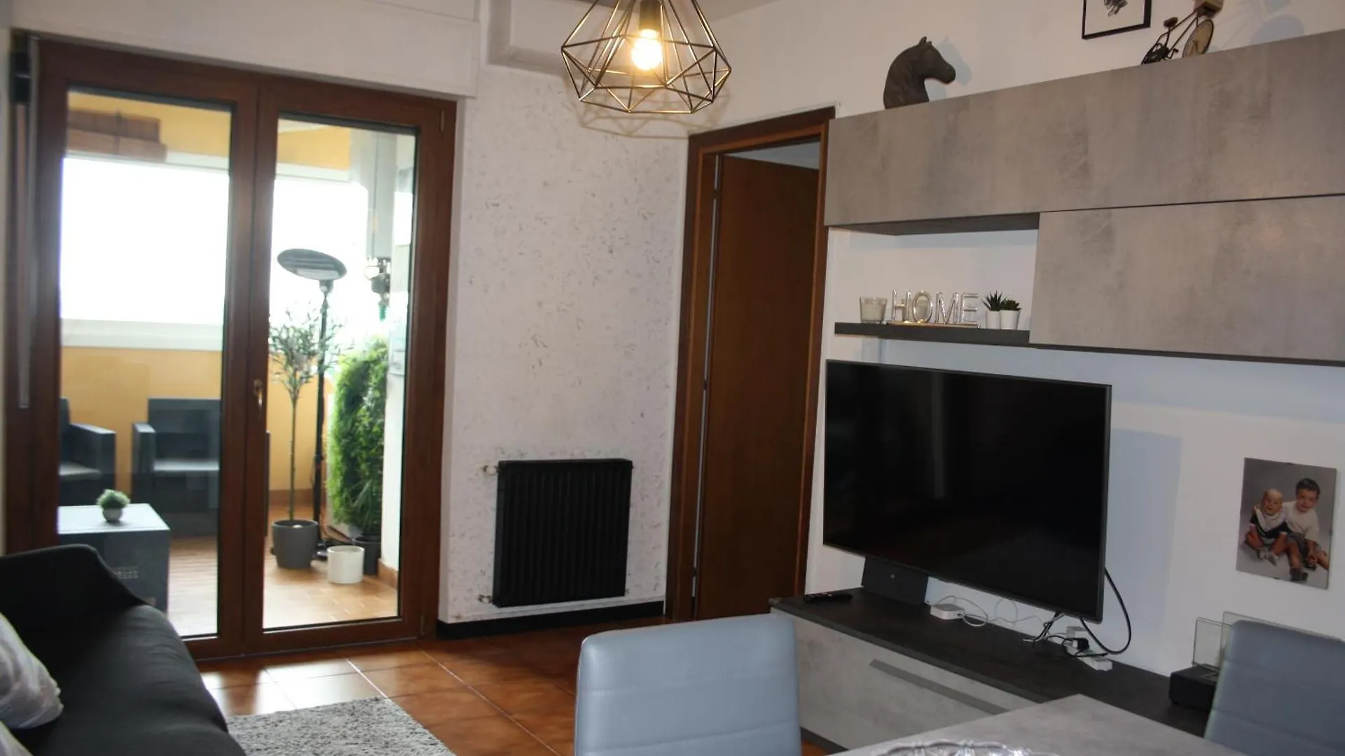 Apiro 11 Apartment Rome