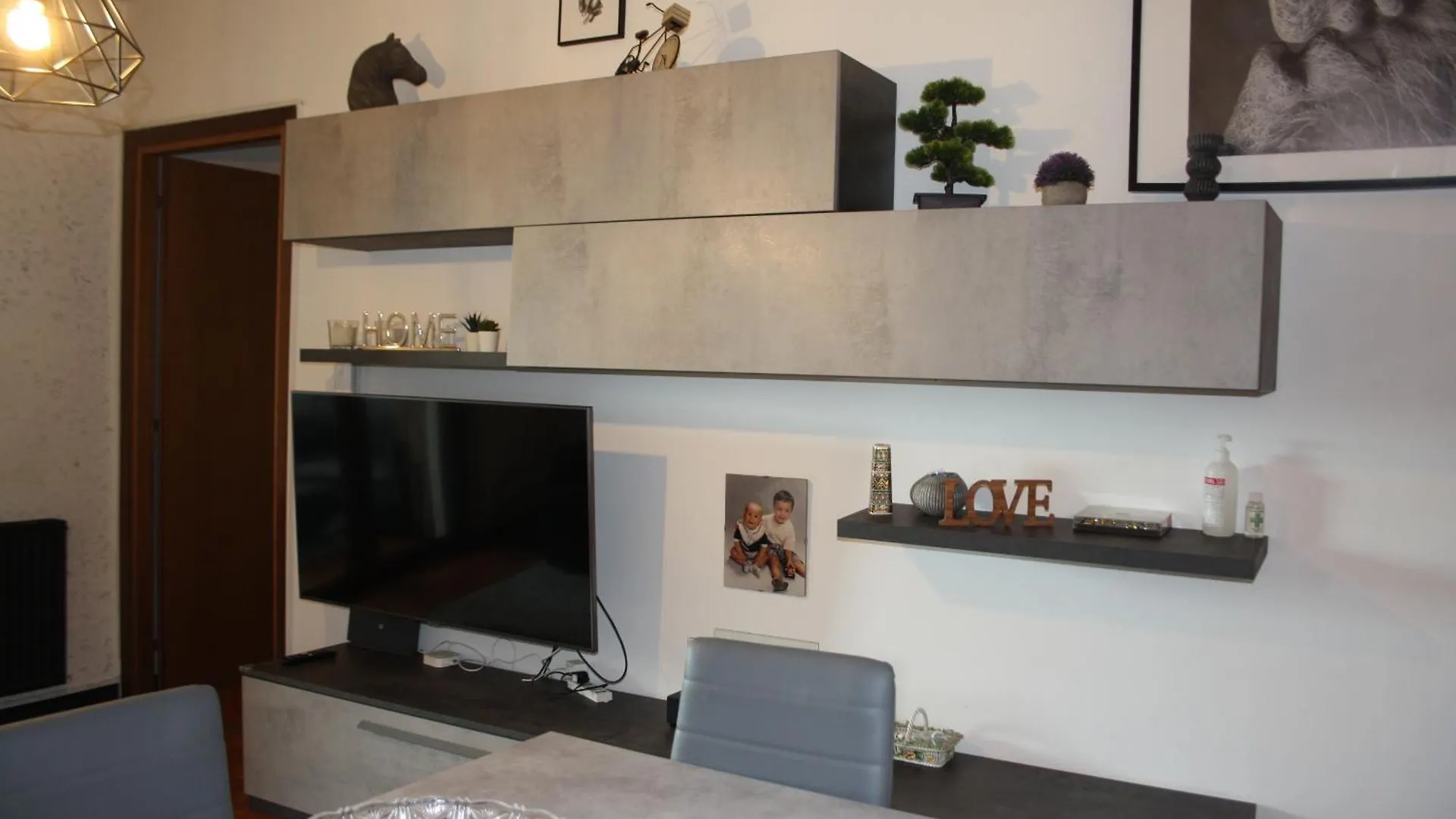 Apiro 11 Apartment Rome Italy