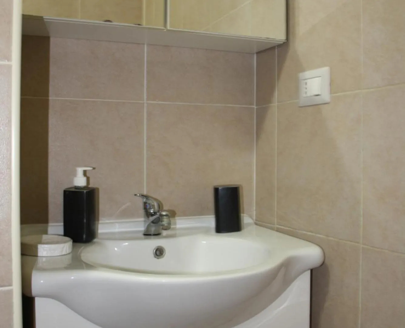 Apiro 11 Apartment Rome