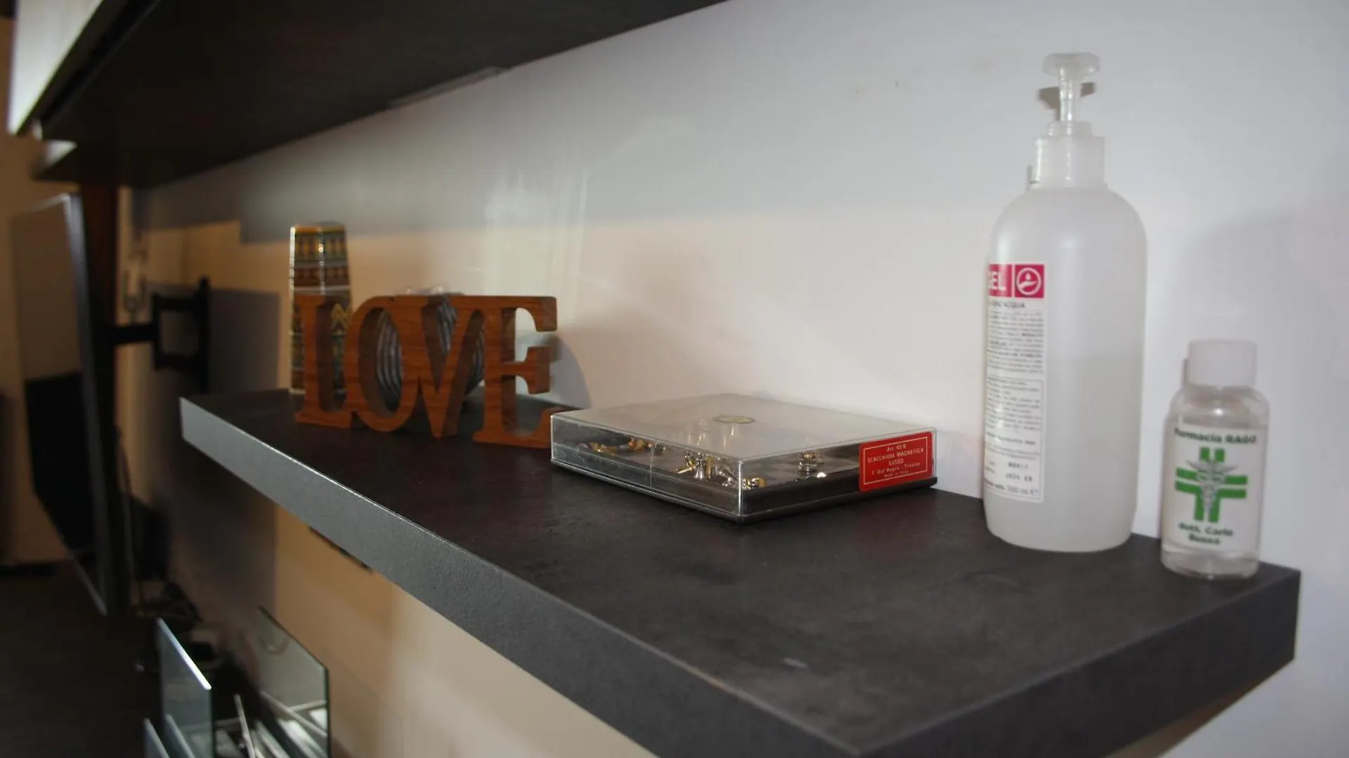 Apiro 11 Apartment Rome Italy